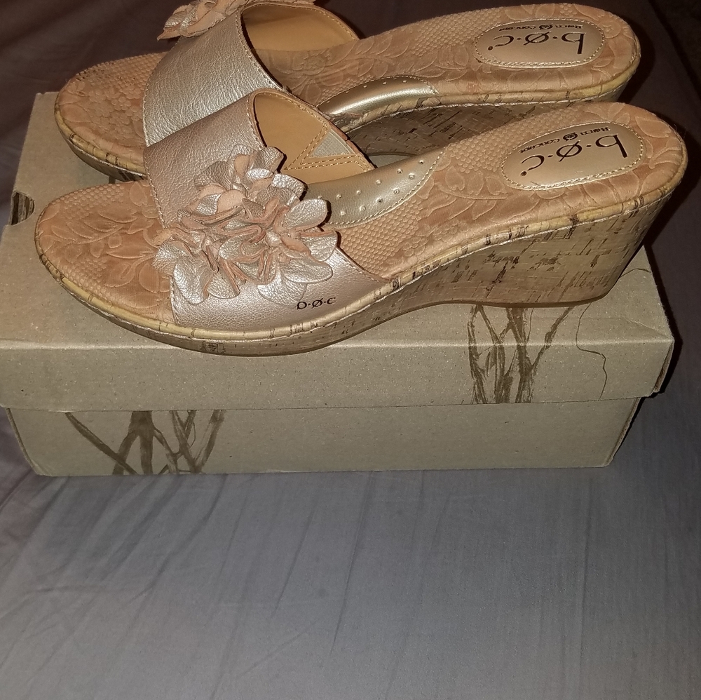 Born Concept wedges size 10